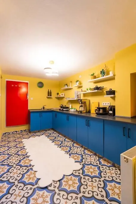 Maximalist House In City Center 伊斯坦布尔